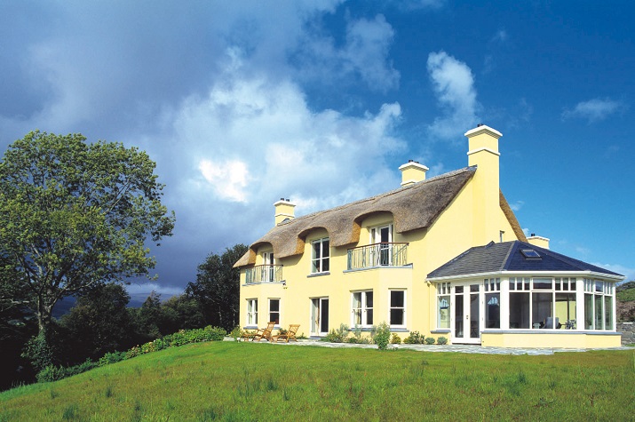 Kenmare Luxury Thatched Cottage ; Elegant Ireland