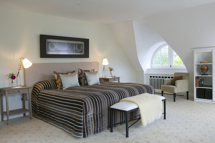 Kenmare Thatched Villa Lounge, luxury villas, luxury holiday villas, villas to rent, villas for rent